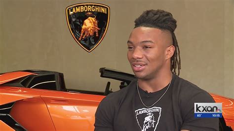 UT running back Bijan Robinson strikes NIL deal with Lamborghini - YouTube