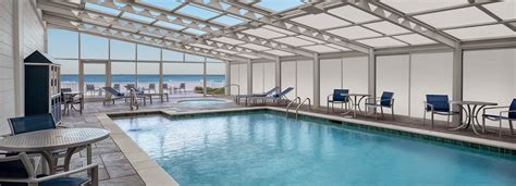 A Hull MA Hotel with a Healed Pool | Nantasket Beach Resort