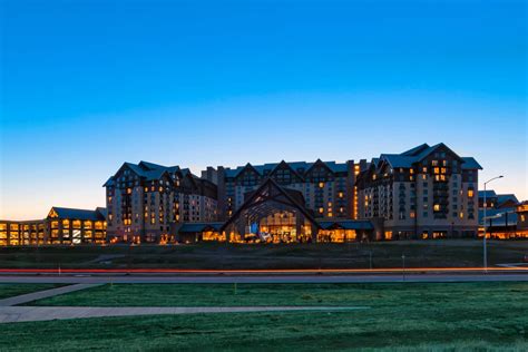 Welcome to Gaylord Rockies Resort Credit in Aurora, Colorado | Gaylord Hotels