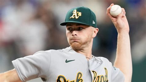 A's Sean Newcomb undergoes right knee surgery | Yardbarker