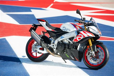 Aprilia Unveils New Limited Edition RSV4 Factory & Tuono V4 Factory - Roadracing World Magazine ...