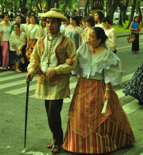 Barong Tagalog at Baro T Saya