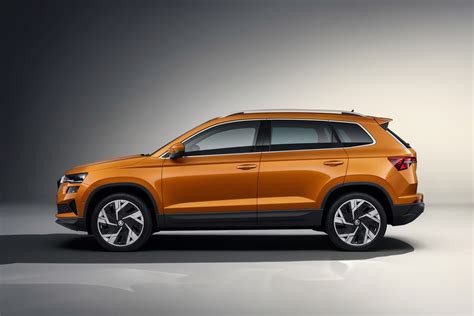 2022 Skoda Karoq Facelift Revealed, Looks Pretty in Scarlet - autoevolution