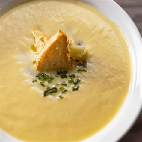 35-Minutes Cheese Soup Recipe (HEarty, Rich And Creamy) - Soup Chick