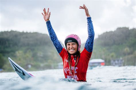 Moana Jones Wong wins Billabong Pipeline Pro