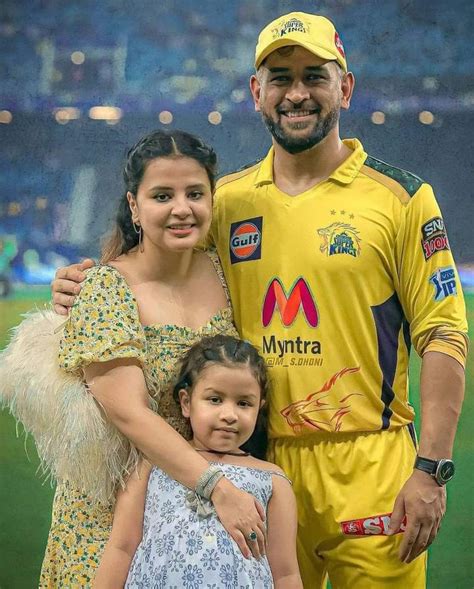 Ms. Dhoni 👪 family | Ms dhoni photos, New photos hd, Ms dhoni wallpapers