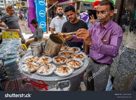 2.593 India Street Food Places Images, Stock Photos & Vectors ...