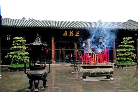 三国圣地成都武侯祠_四川环球宇租车公司