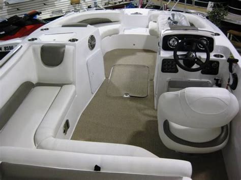 Deck Boat: Hurricane Deck Boat Accessories