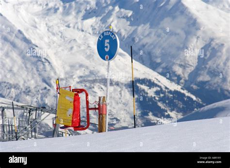 Ski piste marker sign in the french alps Stock Photo - Alamy