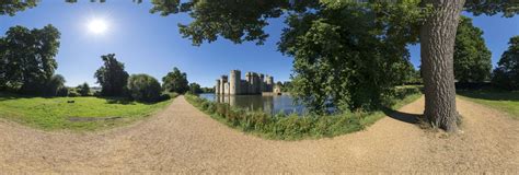 Bodiam Castle and Moat, East Sussex 360 Panorama | 360Cities