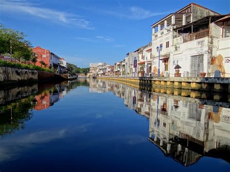 Amazing Malacca River Cruise Local Tour, Daytrips, Sightseeing Packages | Easybook®