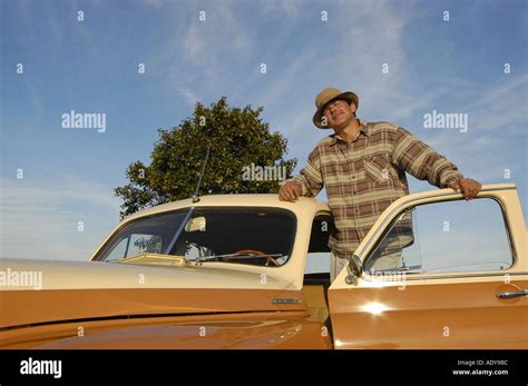 pobeda GAZ M20 Stock Photo - Alamy