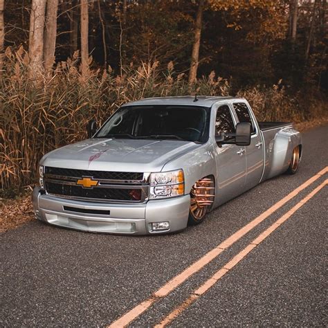 Chevy Silverado crew cab dually.. | Dually trucks, Dropped trucks, Cool ...