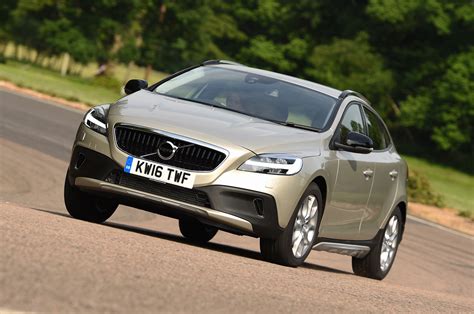 2016 Volvo V40 Cross Country D2 review review | Autocar