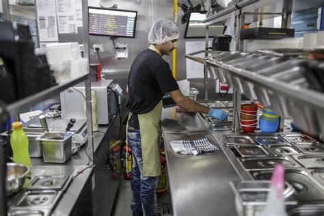 Wendy’s to Open 250 Cloud Kitchens in India as Virus Hits - Bloomberg