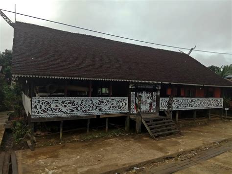 Rumah Adat yang Unik Khas Kalimantan | Indonesia Traveler