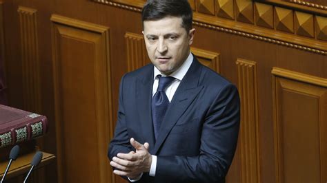 New Ukrainian President Zelenskiy Takes Office, Calls to End War in ...