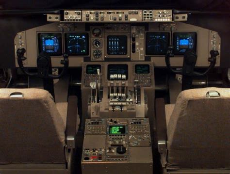 Boeing 747 Cockpit Layout