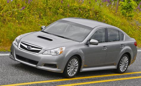 Subaru Legacy Photos and Specs. Photo: Subaru Legacy Characteristics ...