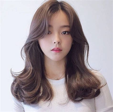 korean long side bangs 2019 Korean Bangs Hairstyle, Side Bangs Hairstyles, Hairstyles For Round ...