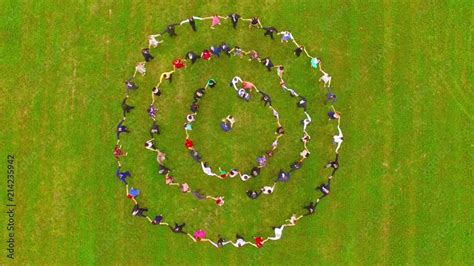 Video „Unidentified people in Horah dance. Dancing in a circle is an ancient tradition for ...