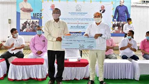 Manipur Startup Scheme: CM hands over subsidy grants to 146 ...