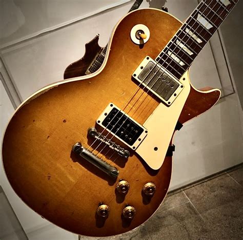 Jimmy Page Number One 1959 Gibson Les Paul. At the Metropolitan Museum ...