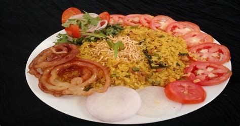 16 Best Indore Street Food Delicacies To Satiate Your Cravings In 2023!