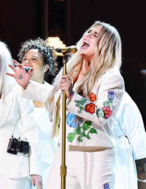 Kesha Gives Thanks on Twitter After Grammy Performance