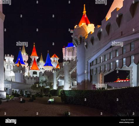 Excalibur hotel show hi-res stock photography and images - Alamy