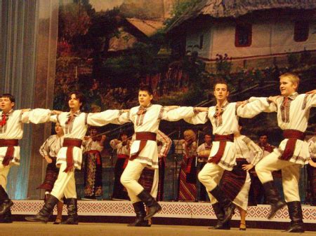 Pin by Igor Mamantov on Moldova | Folk dance, Moldova, Costumes around the world