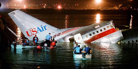 Crash of a Boeing 737-401 in New York: 2 killed | Bureau of Aircraft Accidents Archives
