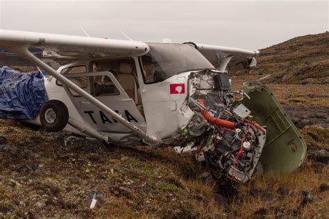 Small plane crash lands short of Iqaluit runway | CBC News