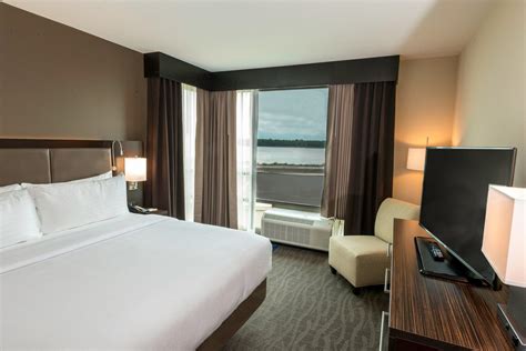 Holiday Inn Paducah Riverfront, an IHG Hotel, 600 N 4th St, Paducah, KY ...