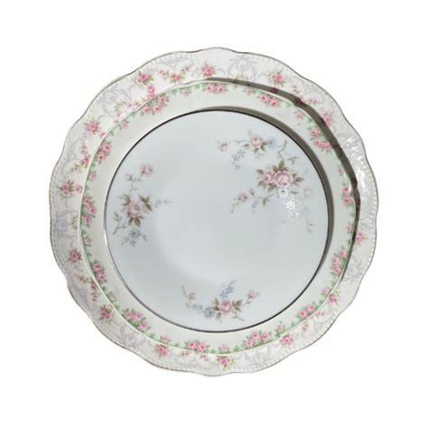 Pink Vintage Mismatched China Plates - Violet Vintage Rentals