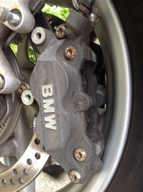 Novice trying (failing) to replace front brake pads | BMW Luxury Touring Community