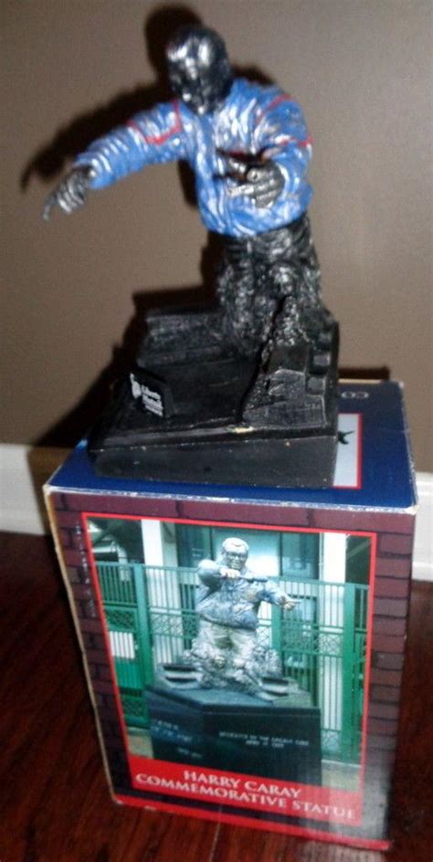 Harry Caray Commemorative SGA Statue Chicago Cubs / Liberty Mutual ...