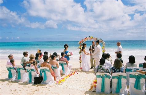 Making it Cheap on Your Wedding In Hawaii | Wedding and Travel Blog