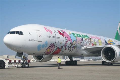 EVA Air unveils new Hello Kitty jet | Eva air, Hello kitty, Kitty