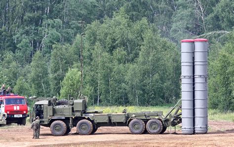 Russia’s Big, New Anti-Aircraft Missile Launcher Is Way Behind Schedule