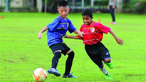 Inilah 7 Manfaat Bermain Sepak Bola Bagi Kesehatan Anak