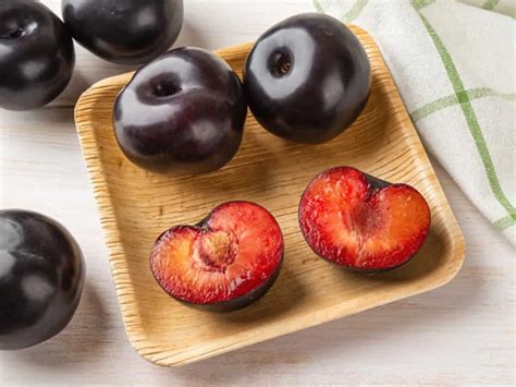 Different Varieties Of Plums You Must Know