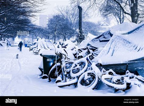 Dtes homeless tent city vancouver dtes homeless tent city hi-res stock ...