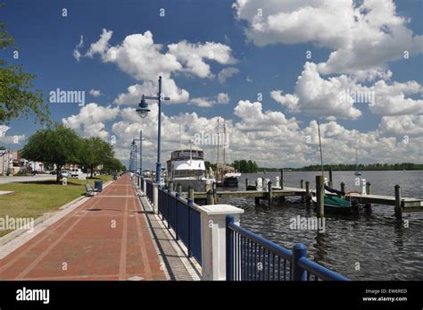 The Washington NC Waterfront Marina Stock Photo - Alamy