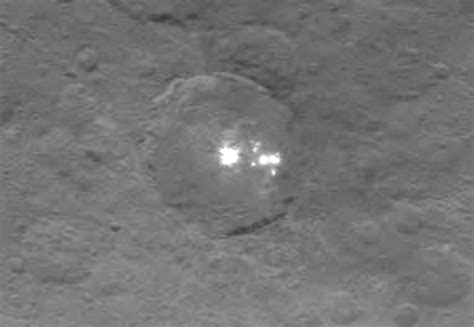 Dawn Captures Sharpest Image Yet of Mysterious Bright Spots on Ceres | Sci.News