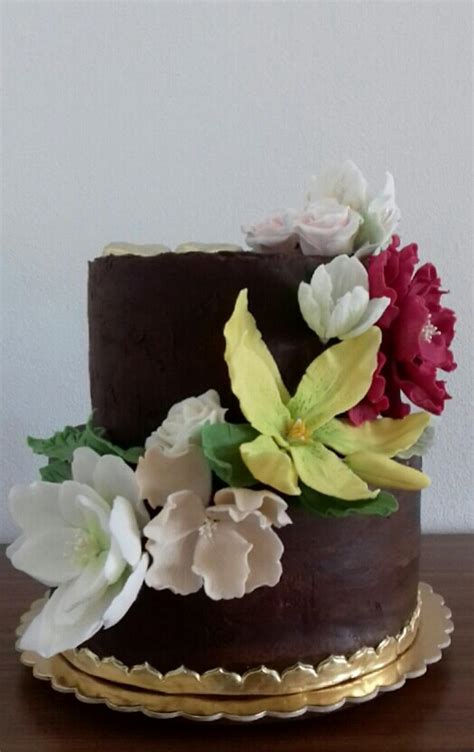 Chocolate and flowers - Decorated Cake by Ellyys - CakesDecor