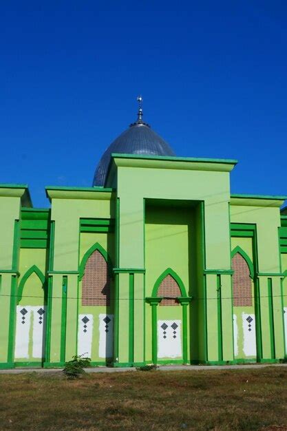 Premium Photo | Magnificent green mosque