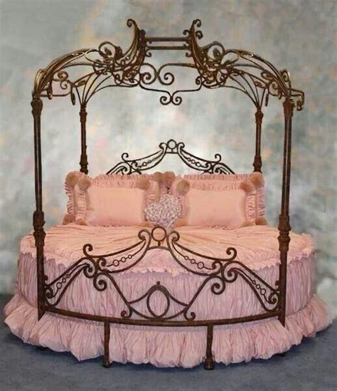 Pin by Linda Diane on Pink Romance | Princess theme bedroom, Bedroom ...