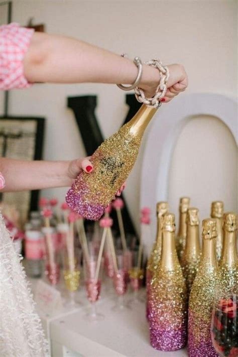 34 Cheerful New Year Party Décor Ideas - DigsDigs